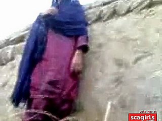 municipal putain de fille pakistani cacher contre segment de mur