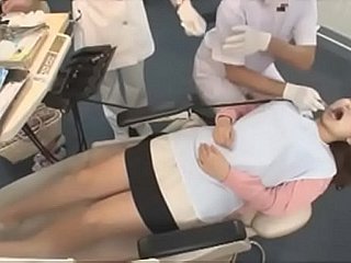 Homem invisível bring off EP-02 japonês na clínica odontológica, paciente acariciado e fodido, ato 02 de 02