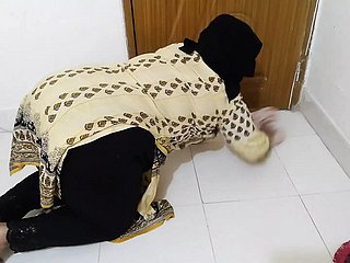 Tamil meid making out eigenaar tijdens het schoonmaken fore-part huis hindi mating