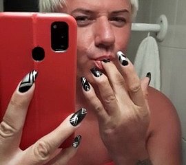 Sonyastar superb shemale masturbates with throbbing nails