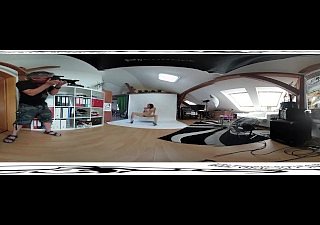 Antonia Sainz 05 - Vidéo des coulisses avant la masturbation 3DVR 360 UP-DOWN