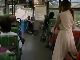 Tsukamoto em suburbano molester ônibus
