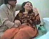 भारतीय डॉक्टर व्यवहार करता है उसे अपने डिक के साथ रोगी मोटा